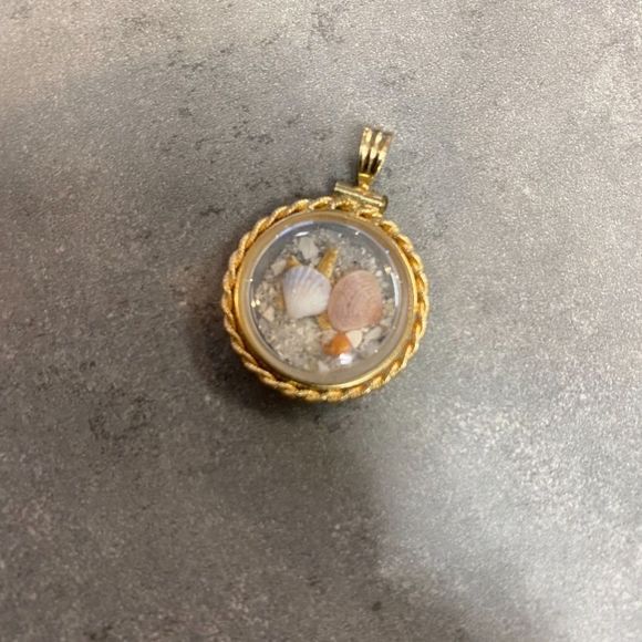 Jewelry - 14K Real Gold Sea Shell Beach Charm Pendant